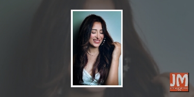 'Bigg Boss 13' fame Mahira Sharma in Punjabi star Karan Aujla's music video