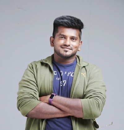 Umesh Shukla backs Hindi remake of 