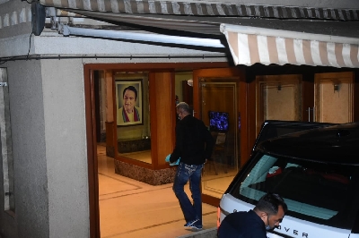 Mumbai: Sanjay Dutt Spotted at Bandra on Monday , 1st February 2021.(Photo: IANS/Sanjay Tiwari)