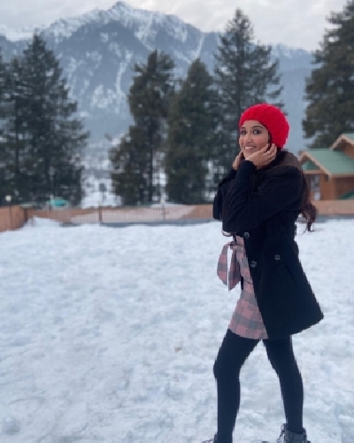 Shooting for her hit show Choti Sarrdaarni in Kashmir has made actress Nimrit Kaur Ahluwalia nostalgic. She reminisced about her most memorable trip to the scenic tourist spot as a child.