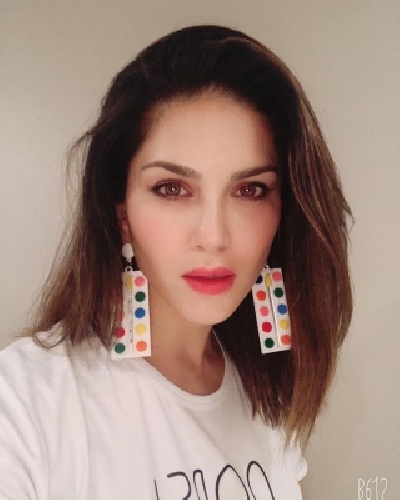 Sunny Leone calls cheating charge 