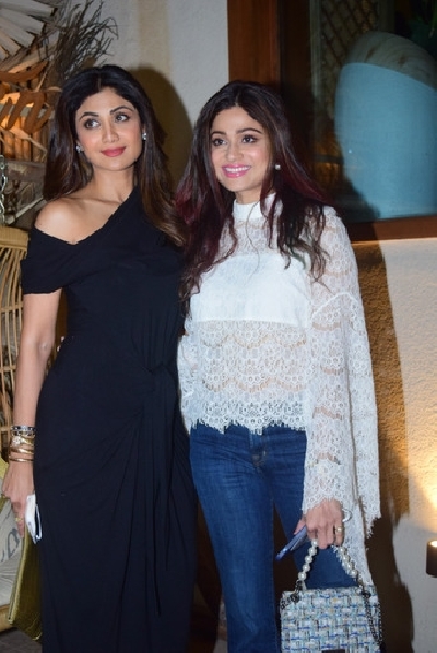 Mumbai: Shilpa Shetty and family SPOTTED at BASTIAN WORLI on Sunday 07 February 2021.(Photo: IANS)