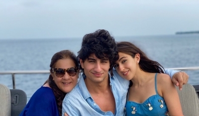Sara Ali Khan sends out birthday love to mom Amrita Singh.