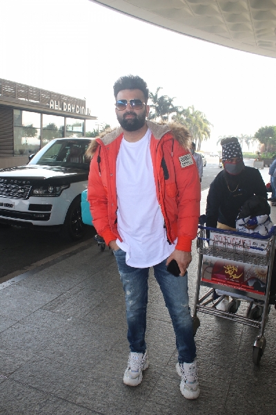 Mumbai: Navraj Hans Spotted at Airport Departure 13th February 2021. (Photo: IANS)