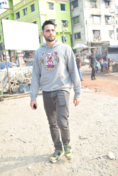 Mumbai: Siddhant Chaturvedi spotted Versova jetty on Monday 15th February 2021. (Photo: IANS)