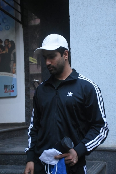 Mumbai:   Vicky Kaushal seen at Bandra on  16th February 2021. (Photo: IANS)
