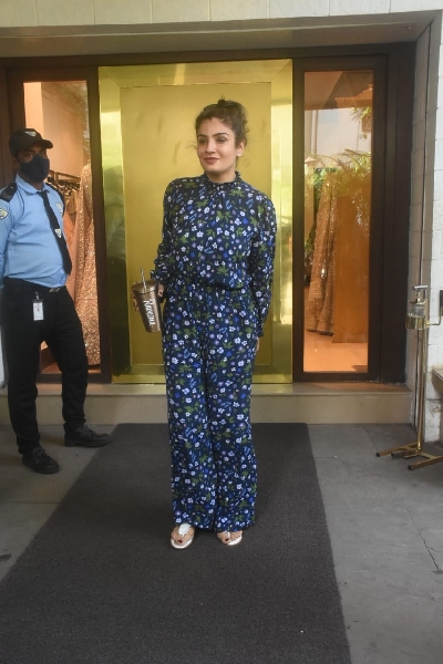 Mumbai: Raveena Tandon Spotted Manish Malhotra Store in Bandra on  Thursday 18th February 2021. (Photo: IANS)