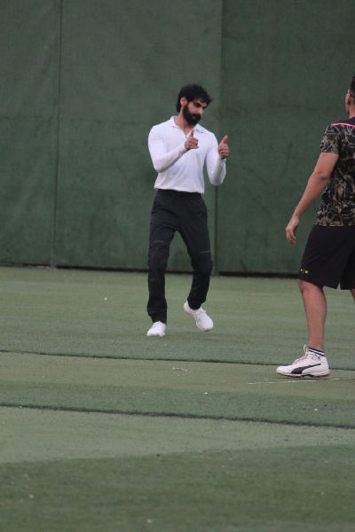 Mumbai: Ahan Shetty Playing Cricket in Juhu on Friday 19th February 2021.(Photo: IANS)