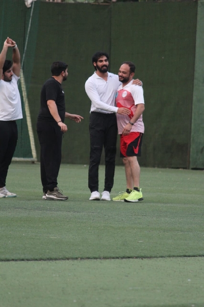 Mumbai: Ahan Shetty Playing Cricket in Juhu on Friday 19th February 2021.(Photo: IANS)