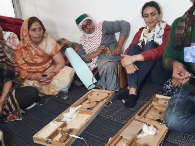 Actress Gul Panag at Ghazipur border.