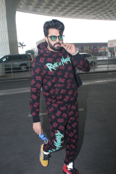 Mumbai: Manish Paul Spotted at Airport Departure on Tuesday 23nd February 2021. (Photo: IANS)
