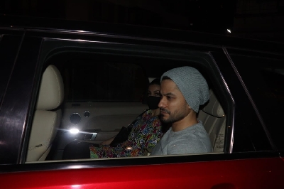 Mumbai: Malaika, Karisma, Soha Spotted at Kareena Kapoor's House on Tuesday 23rd February 2021. (Photo: IANS)