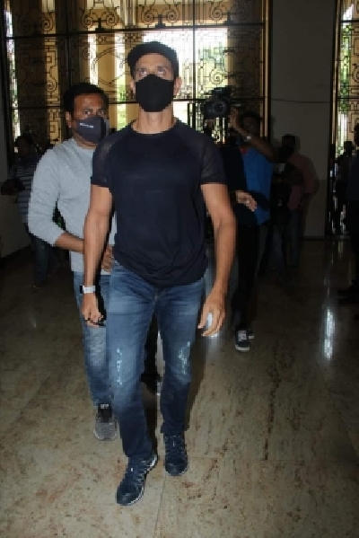 Hrithik records statement with Crime Branch against Kangana.