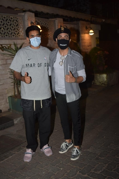 Mumbai: Aparshakti Khurana & Shashank Khaitan Spotted at Bayroute Juhu on Monday 15th March, 2021. (Photo: IANS)