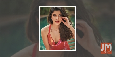 Sanjay Kapoor's daughter Shanaya set for acting debut in July