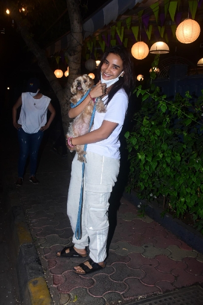 Mumbai: Patralekha With Her Pet Spotted in Bandra On Tuesday 23 March, 2021. (Photo: IANS)