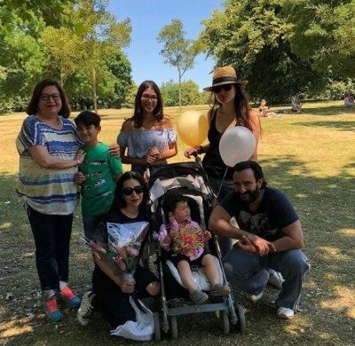 Kareena posts family picture on Instagram (kareena kapoor/instagram)