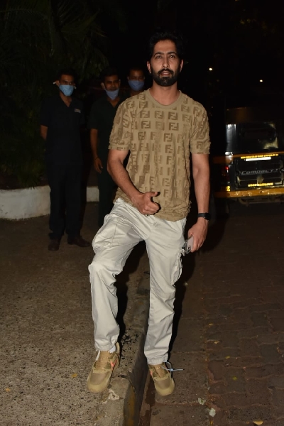 Mumbai: Ankur Bhatia Spotted at Olive Restaurant In Bandra On Wednesday 31th March, 2021. (Photo: IANS)