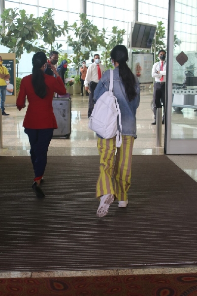 Mumbai: Shraddha Kapoor Spotted at Airport Departure On Saturday 03 April, 2021. (Photo: IANS)