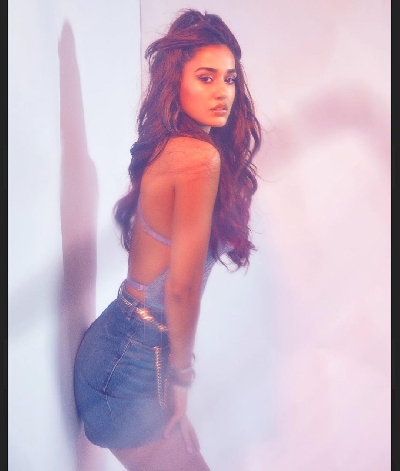 Disha Patani posts about her 'mood'