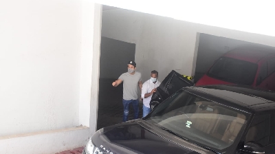 Mumbai: Ranbir Kapoor Spotted In Bandra On Monday 05th April, 2021. (Photo: IANS)