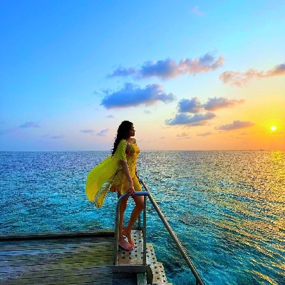 Janhvi Kapoor vacays in Maldives, posts pictures.(photo: Instagram)