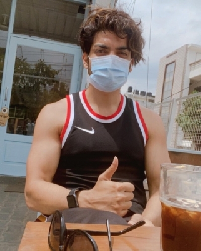 Gurmeet Choudhary to open Covid hospitals in Lucknow, Patna.(Photo:Instagram)