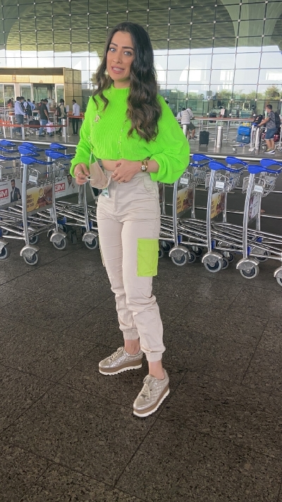 Mumbai: Laxmi Rai Spotted at Airport Departure On Saturday, 24 April, 2021. (Photo: IANS)