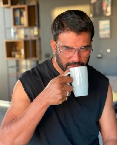 Bollywood romances the cuppa on International Tea Day.