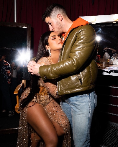 Priyanka and Nick Jonas set mercury soaring at BBMA.(photo:Instagram)