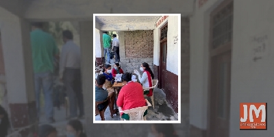 Tahir Raj Bhasin posts pic getting first jab for Covid-19