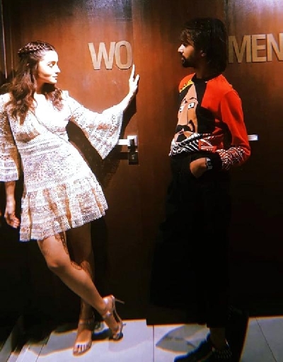 Celebs twinning in same outfits.(photo:IANSLIFE)