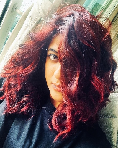 Tahira Kashyap goes bold with fiery red hair.(photo:instagram)