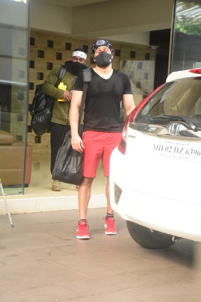 Mumbai: Emraan Hashmi Spotted at Gym In Bandra On Monday, 14 June,2021. (Photo: Sanjay Tiwari)