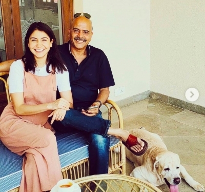 Bollywood celebs express love for dad on Fathers Day 2021.
