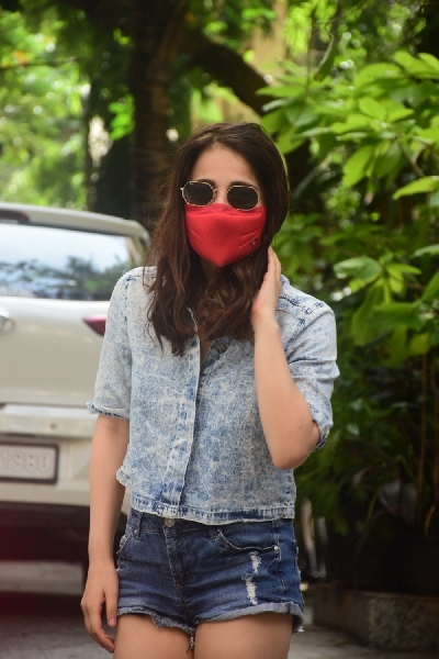 Mumbai: Radhika Madan spotted at madock office in Santacruz on Monday June 21, 2021.(Photo: Sanjay Tiwari/IANS)