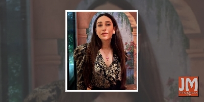 Karisma Kapoor turns 47, shares glam shots with fans on special day