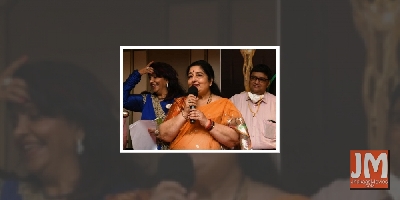 Anuradha Paudwal contributes to donation of cardiac ambulance