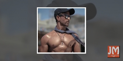 Hot hunk Hrithik goes shirtless