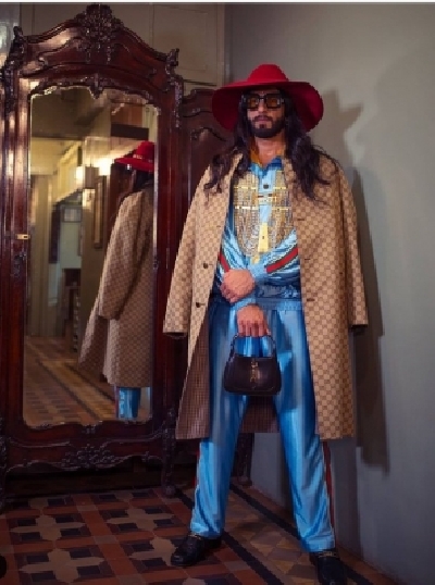 Ranveer Singh surprises with new fashion experiment in long tresses.(photo:instagram)