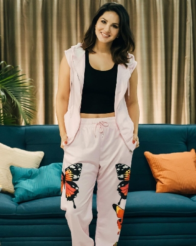 Sunny Leone is 'one with the couch'.(photo:instagram)