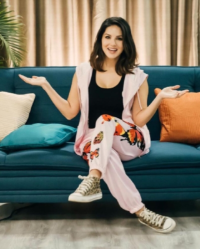 Sunny Leone is 'one with the couch'.(photo:instagram)