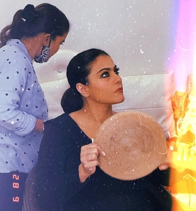 Kajol "feels like a party" to be back on the set.(photo:Instagram)