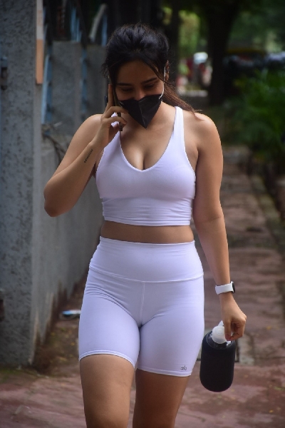 Mumbai: Neha Sharma spotted at bandra on Saturday July 24, 2021.(Photo: Sanjay Tiwari/IANS)