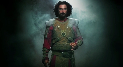Kunal Kapoor empire look.