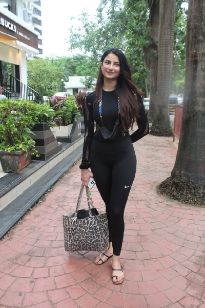 Mumbai: Shweta Tiwari & Her Daughter Palak Spotted At Sykz Gym Lokhandwala on Thursday August 05, 2021.(Photo: Sanjay Tiwari/IANS)