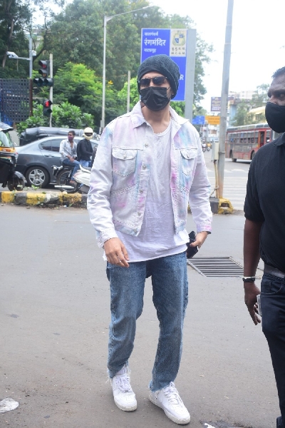 Mumbai: Kartik Aaryan Spotted At Bandra  on Thursday August 05, 2021.(Photo: Sanjay Tiwari/IANS)