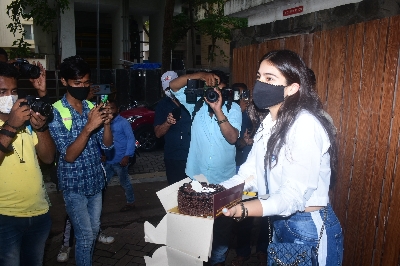 Mumbai: Sara Ali Khan birthday celebration on Friday August 13, 2021.(Photo: Sanjay Tiwari/IANS)