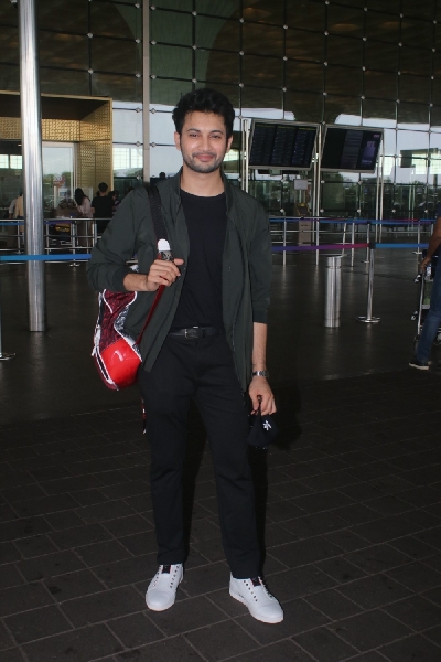 Mumbai: Rohit Saraf Spotted at Airport Departure on Thursday, August 19, 2021.(Photo: Sanjay Tiwari/IANS)