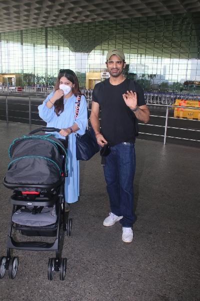 Mumbai: Rohit Malik and aditi Malik spotted at airport departure on Tuesday, August 24, 2021.(Photo: Sanjay Tiwari/IANS)